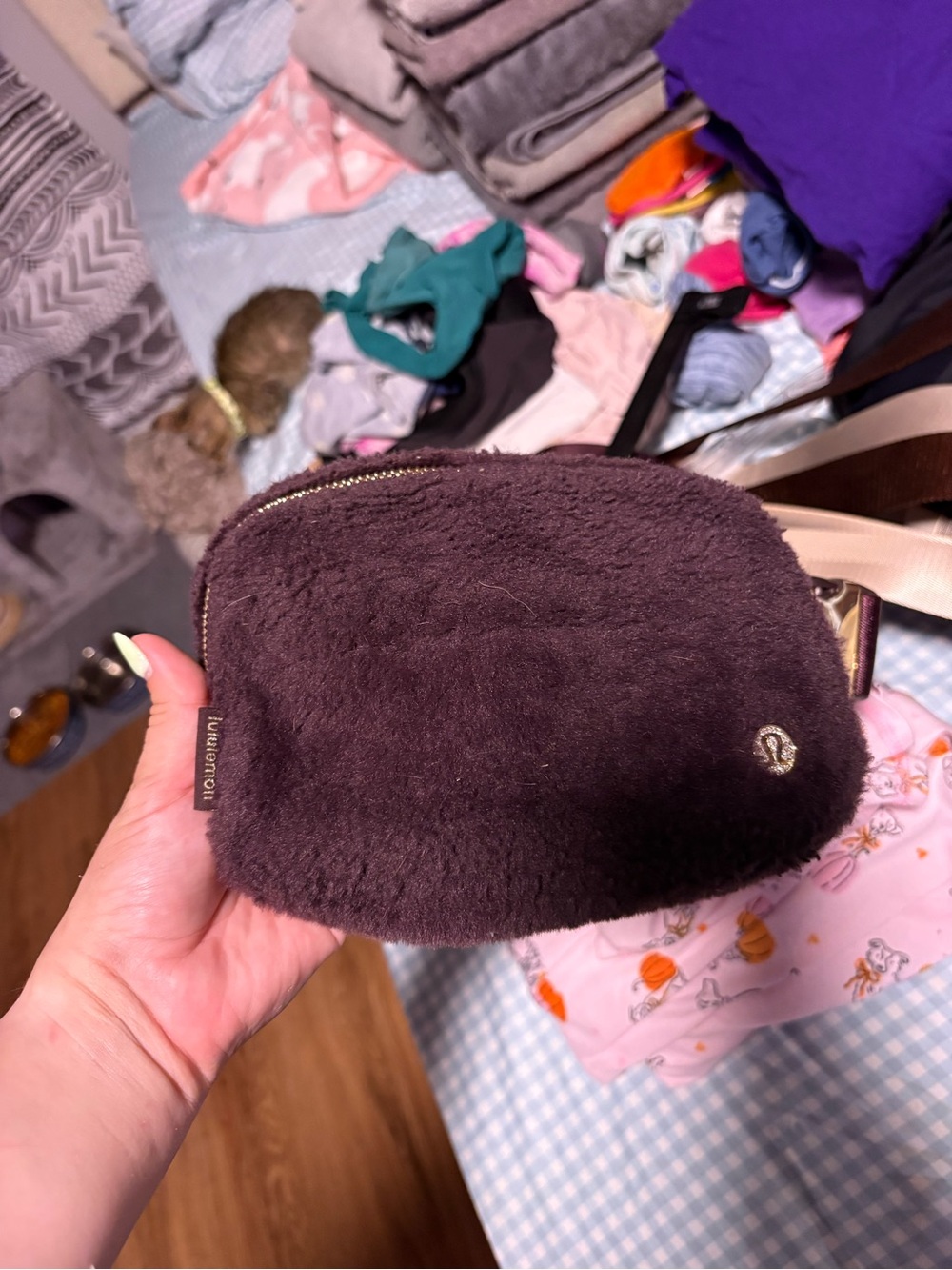 lululemon athletica Plush Fleece Belt Bag - Dark Brown